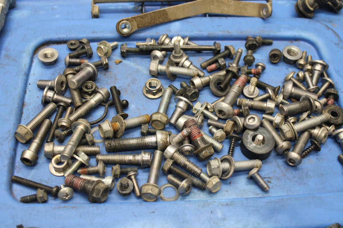 08 KAWASAKI ZX6R MOUNTING BOLTS HARDWARE SCREWS BB896
