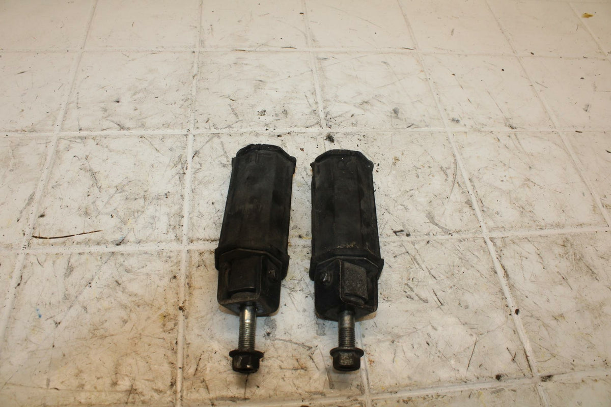 79-81 YAMAHA XS1100S REAR BACK PASSENGER PEG SET PAIR BB401