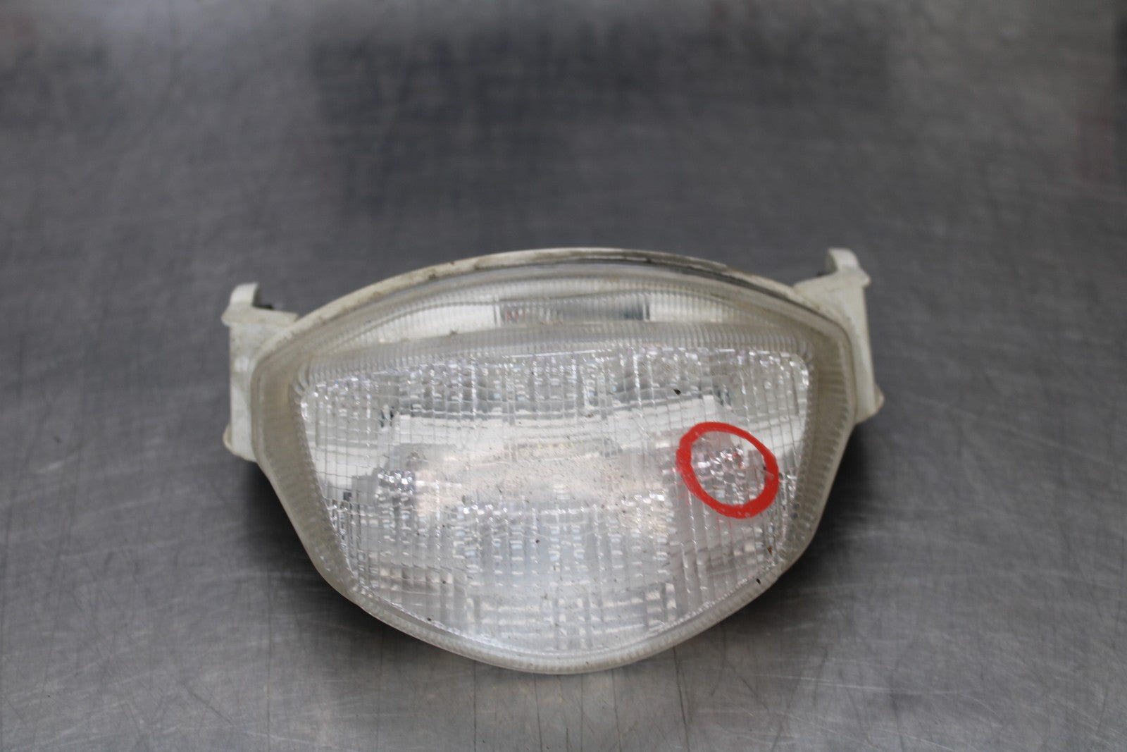 05-06 SUZUKI GSXR1000 REAR TAIL TAILLIGHT BACK BRAKE LIGHT BB773
