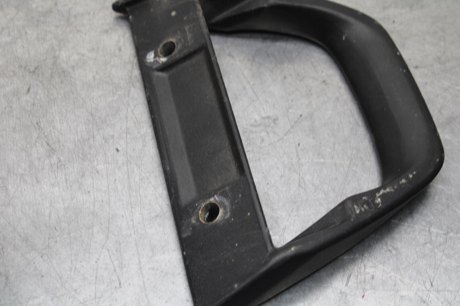 04-09 SUZUKI GS 500 FH GS500F PASSENGER REAR SEAT GRAB BAR HANDLE BB97