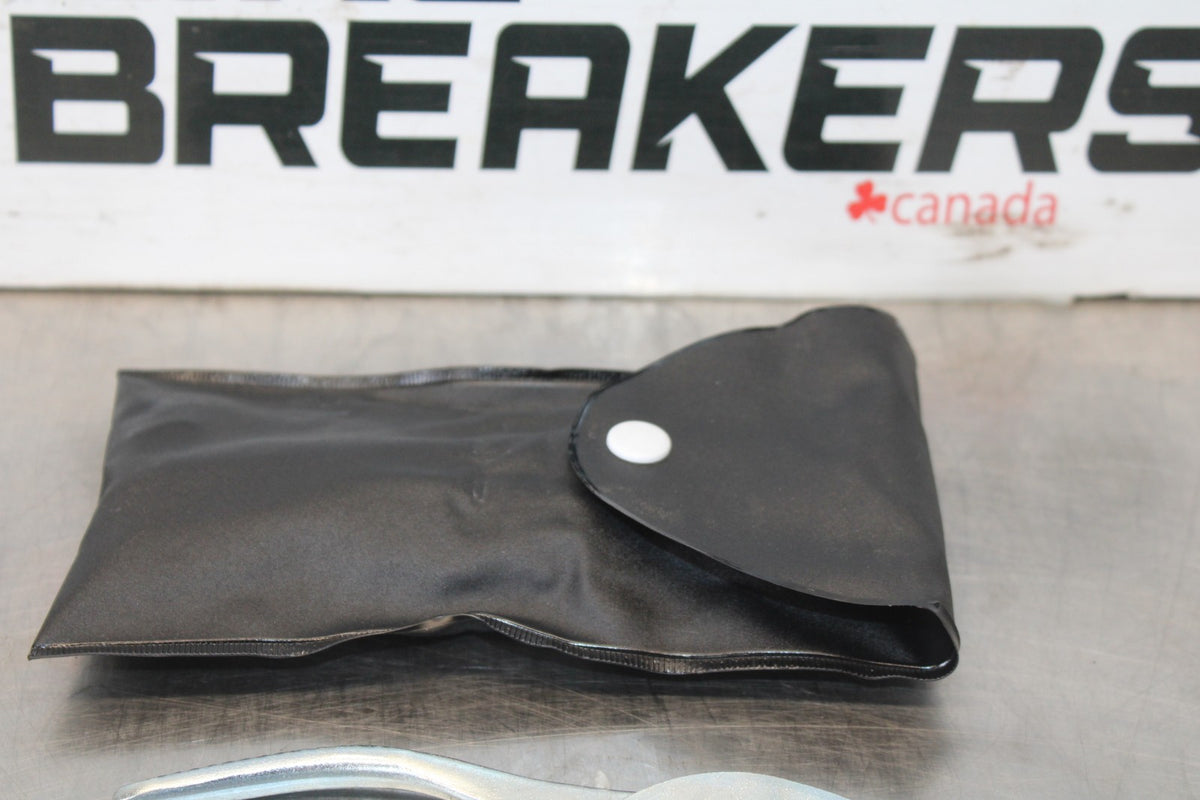 11-26 SUZUKI GSXR750 STOCK TOOLS OEM TOOL BAG KIT SET BB882