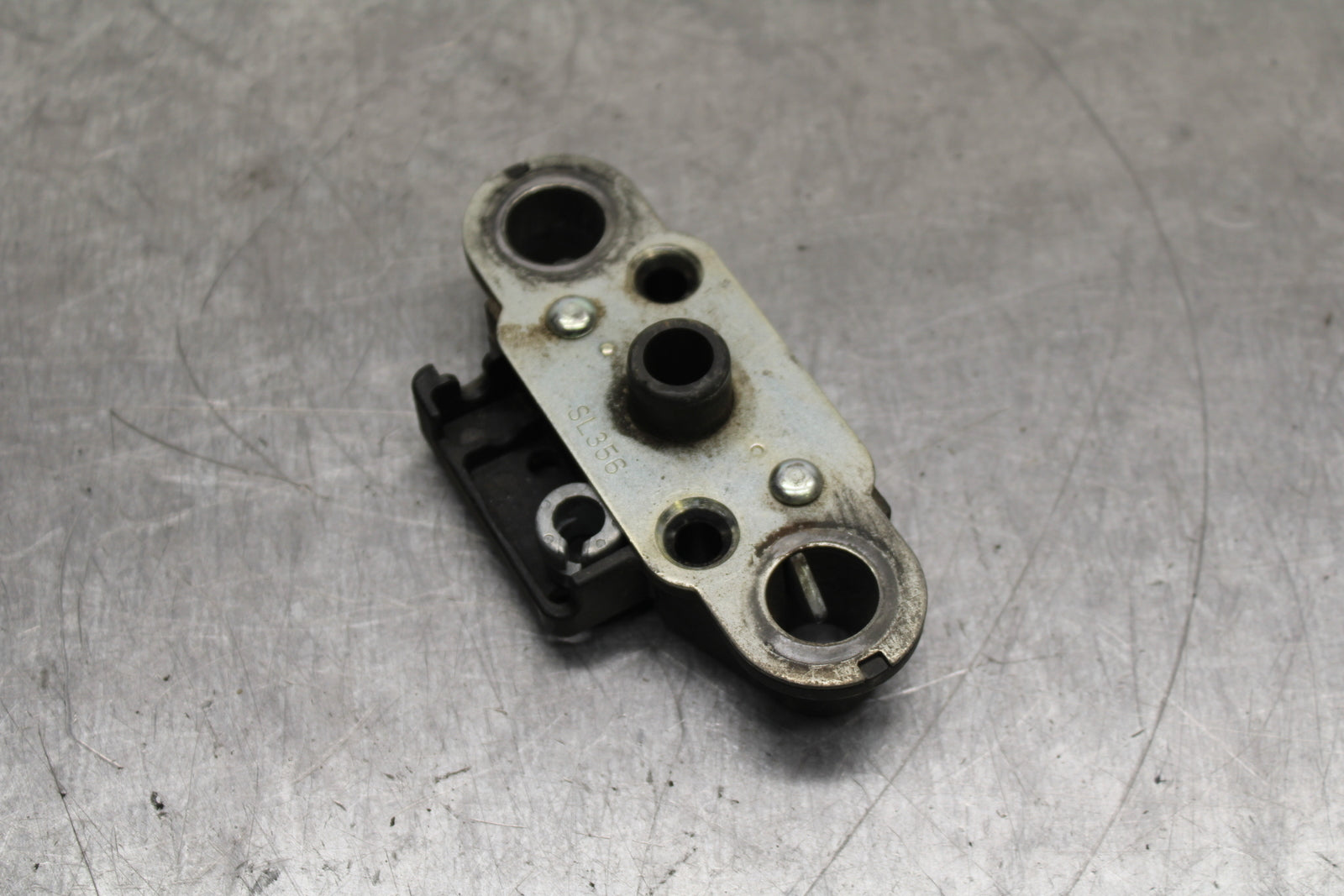 12-13 KAWASAKI Z1000 REAR PASSENGER SEAT LATCH LOCK ASSEMBLY BB743