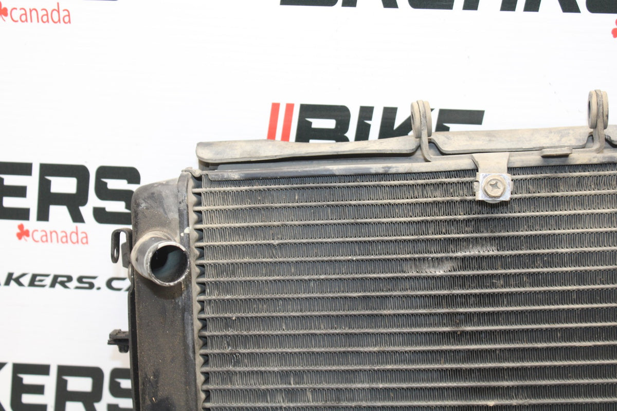 15 TRIUMPH TIGER 800 ENGINE RADIATOR MOTOR COOLER COOLING RADIATER BB873