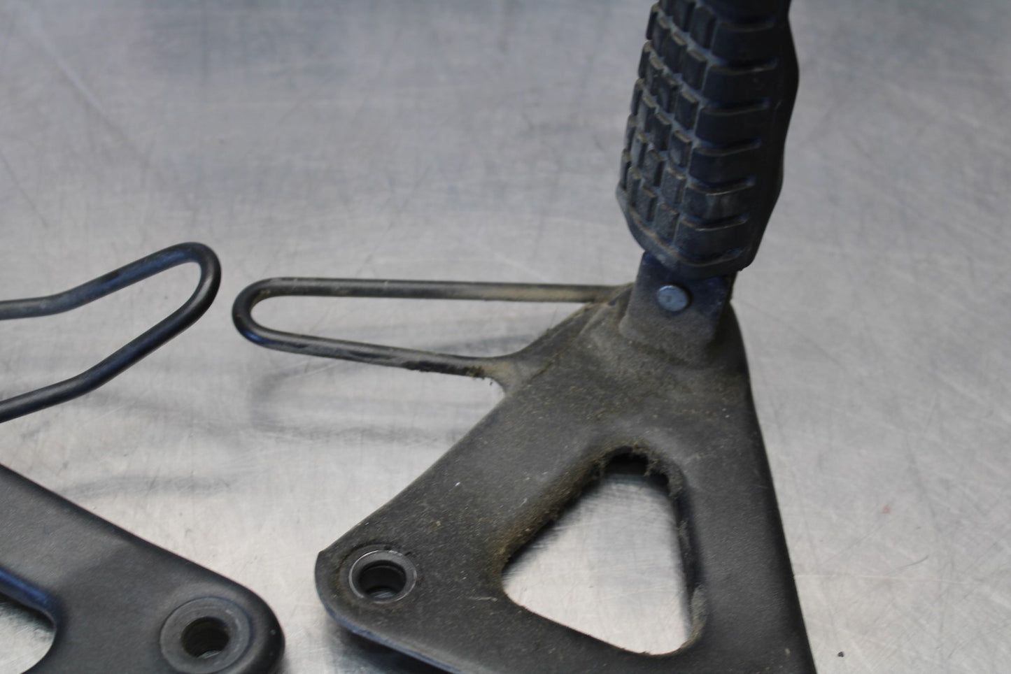 08-18 KAWASAKI KLR650 REAR BACK PASSENGER PEG SET PAIR BB183