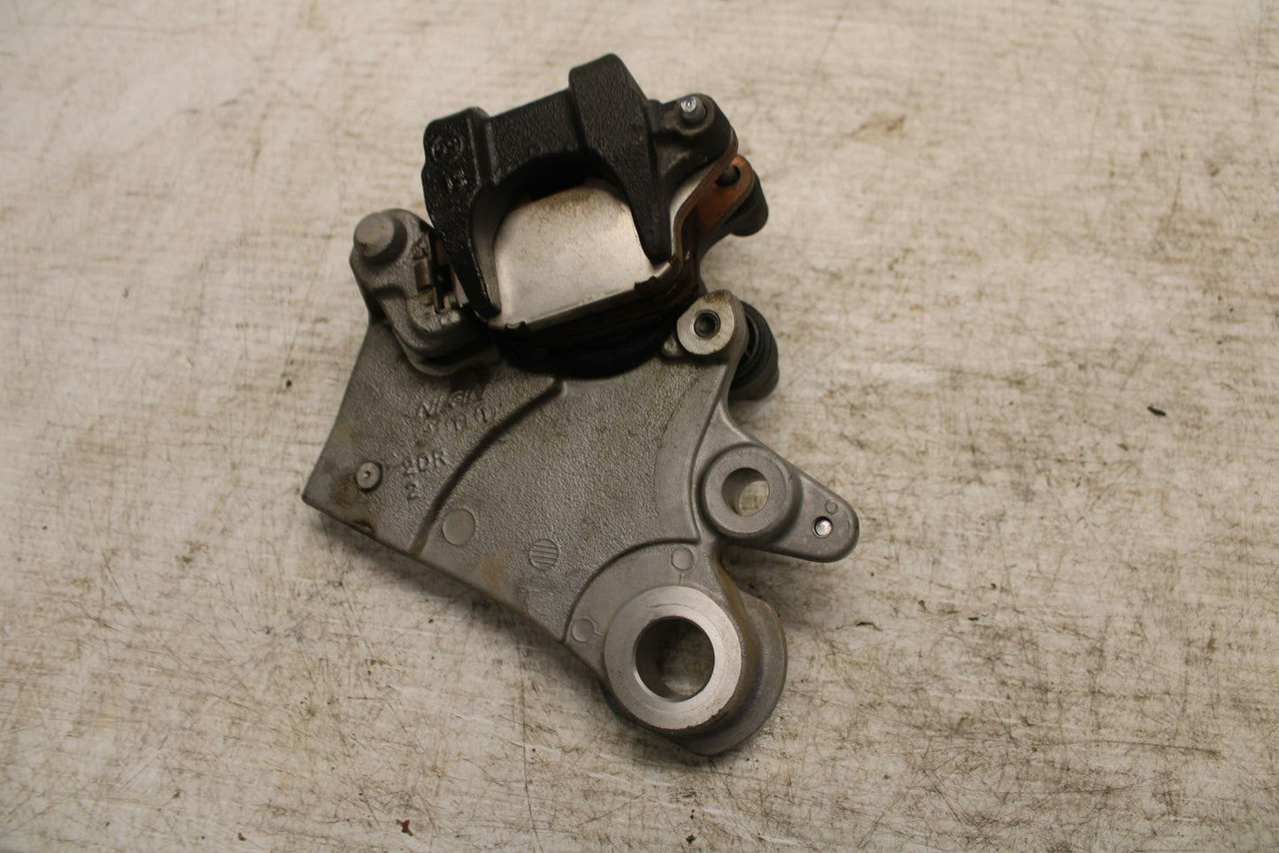 20-21 YAMAHA XSR900 REAR BACK BRAKE CALIPER W MOUNT BRACKET BB372