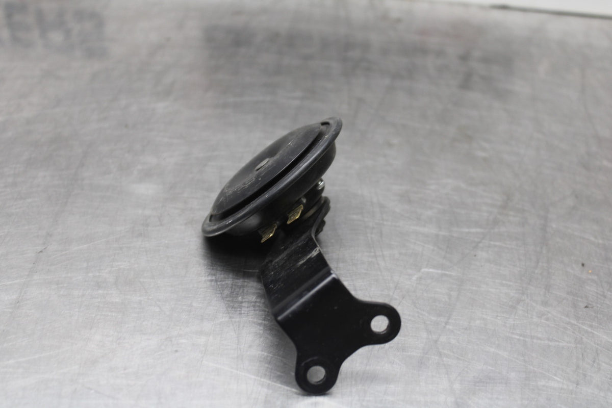 11-24 SUZUKI GSXR750 HORN SIGNAL BB879