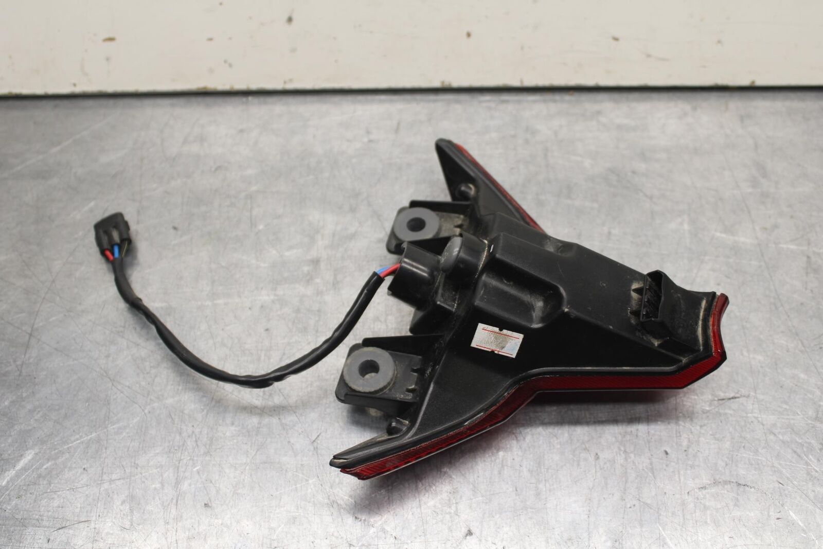 23 KAWASAKI NINJA ZX6R 636 REAR TAIL TAILLIGHT BACK BRAKE LIGHT BB609