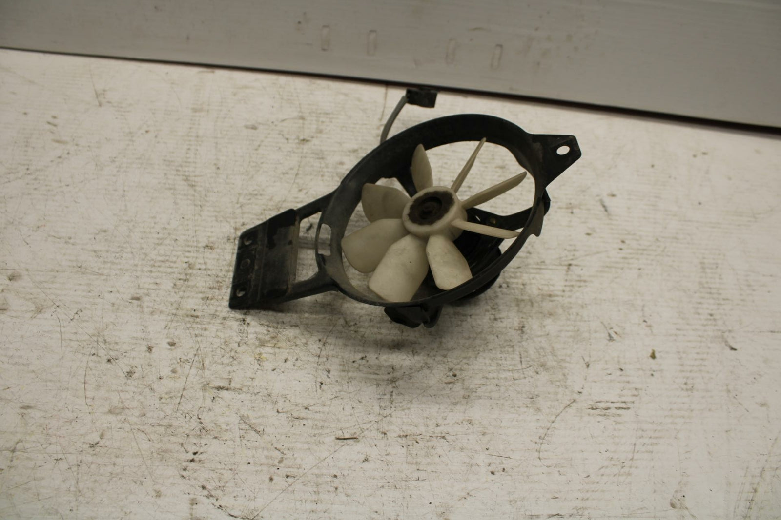 90-07 KAWASAKI ZZR 250 ENGINE RADIATOR COOLING FAN BB298