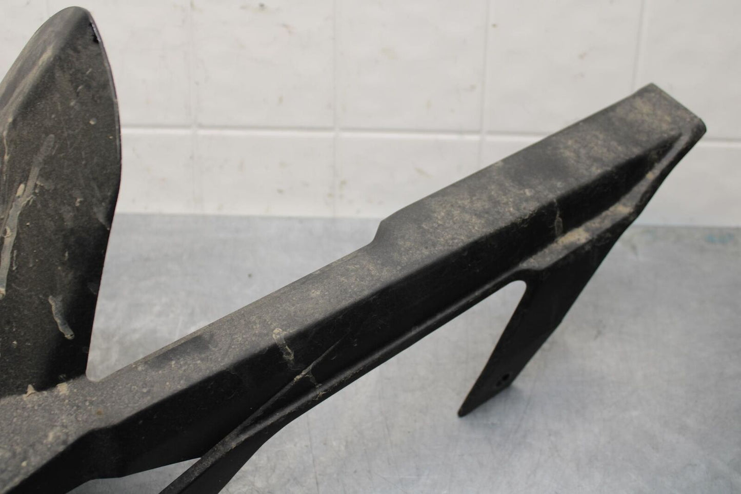 20 KAWASAKI Z400 ER400 ABS REAR BACK DRIVE CHAIN GUARD COVER SHIELD BB586