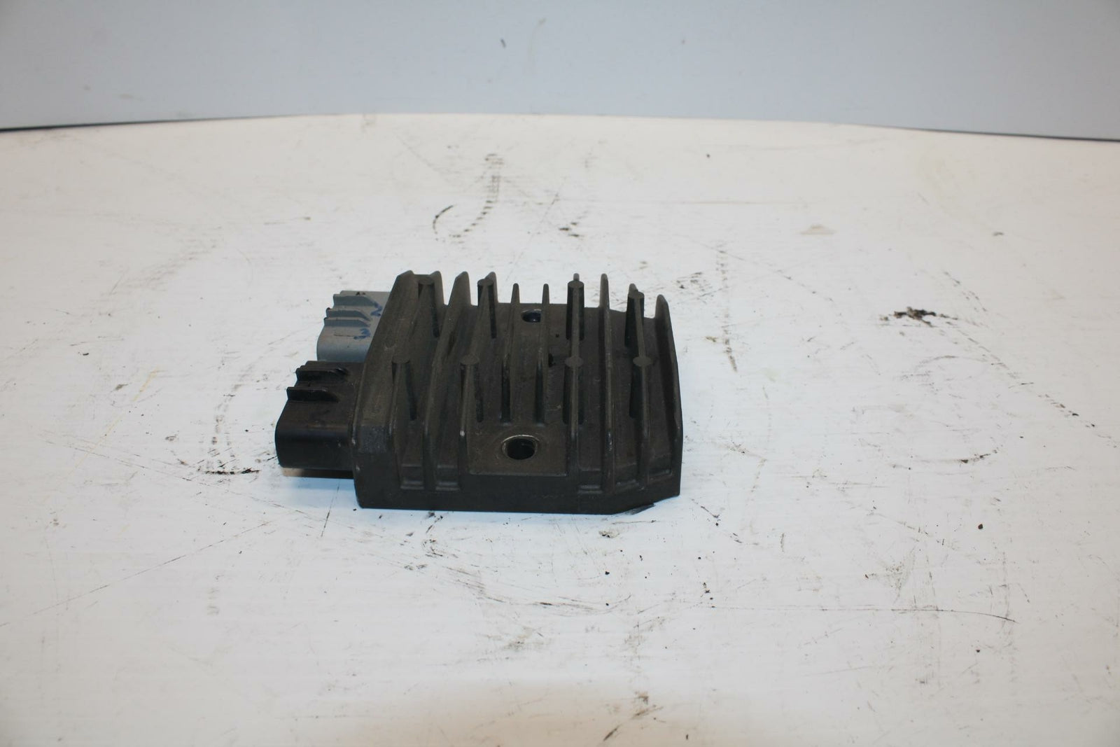 99 YAMAHA YZF R6 RECTIFIER VOLTAGE REGULATOR 4JH-81960-01-00 BB246
