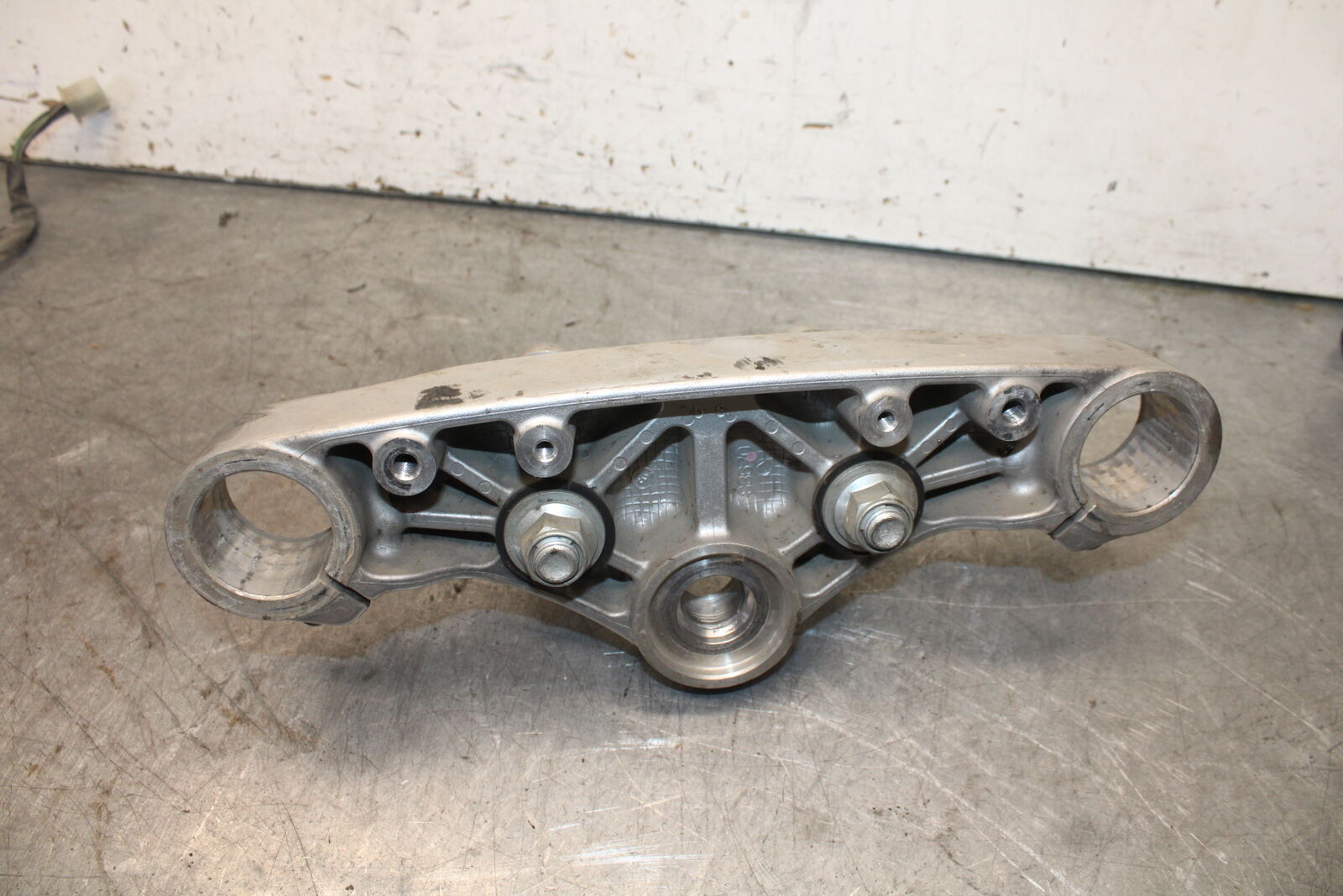 05-09 SUZUKI BOULEVARD C90 FORKS UPPER TRIPLE TREE CLAMP BB692