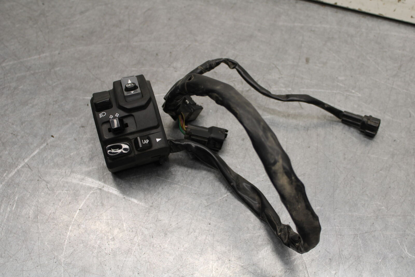 16 KAWASAKI NINJA ZX10R LEFT CLIP ON HANDLE HORN SIGNALS SWITCH SWITCHES  BB650