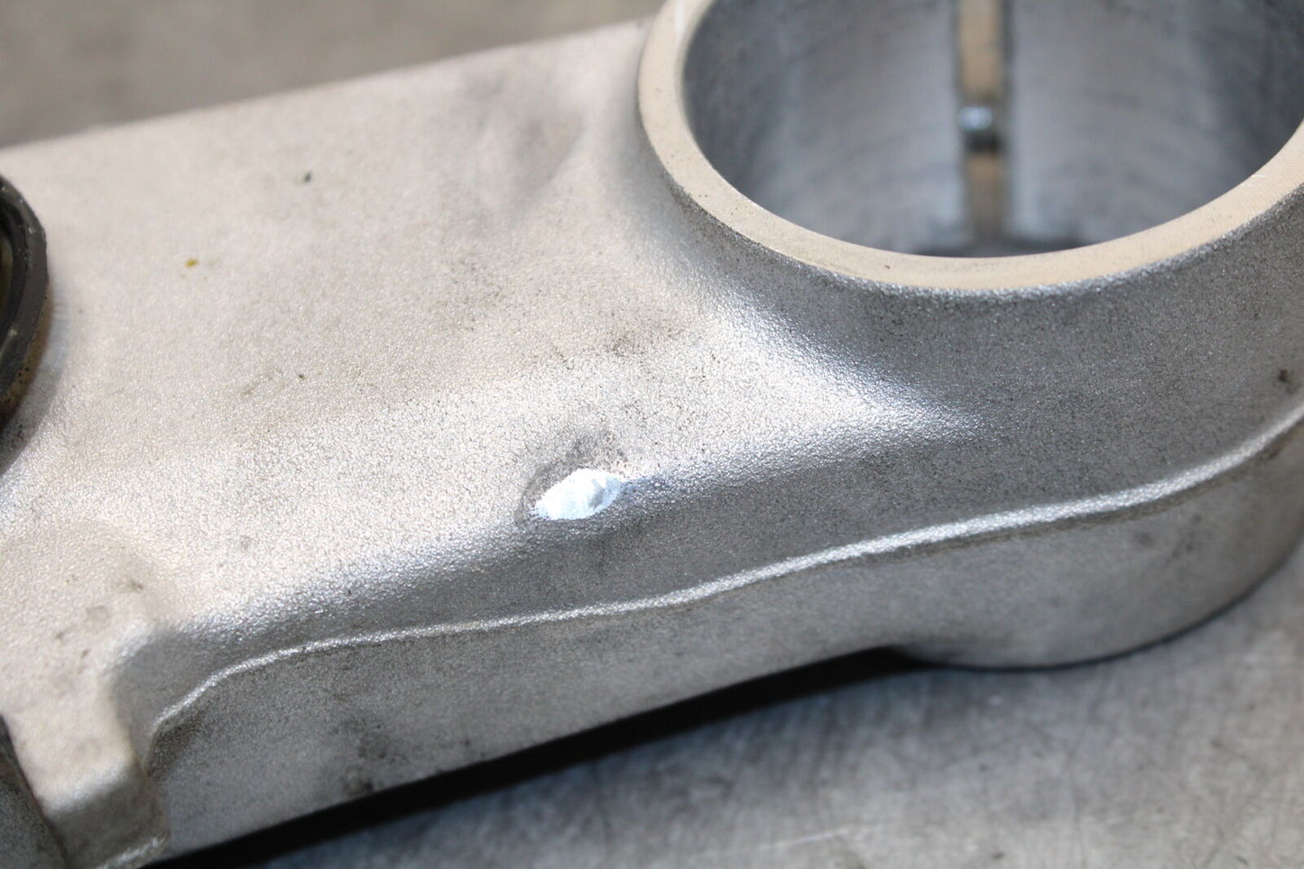 13-18 KAWASAKI NINJA ZX6R FRONT FORKS CLAMP LOWER TRIPLE TREE 44037-0136 BB666