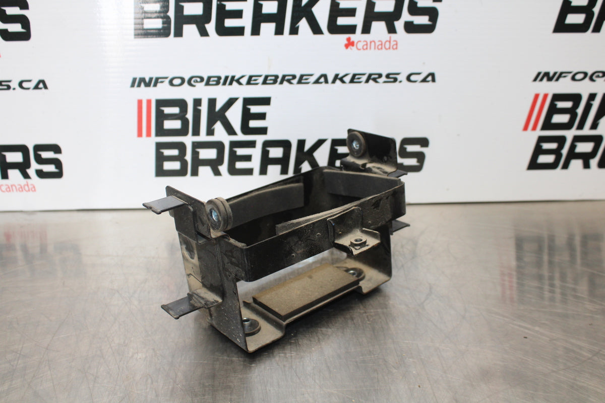 04-09 SUZUKI GS500F BATTERY TRAY BOX BB165