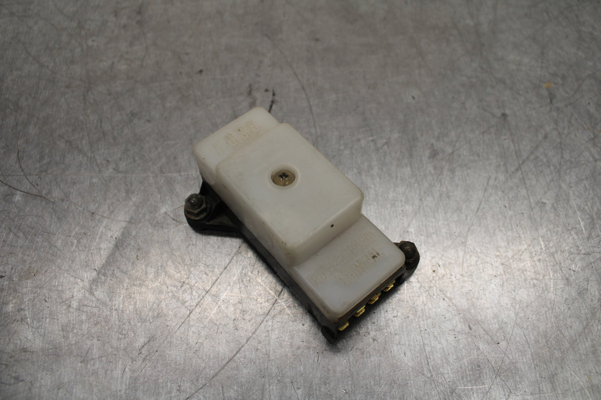 91-92 SUZUKI GSXR750 M  RELAY ASSEMBLY FUSE BOX BB125