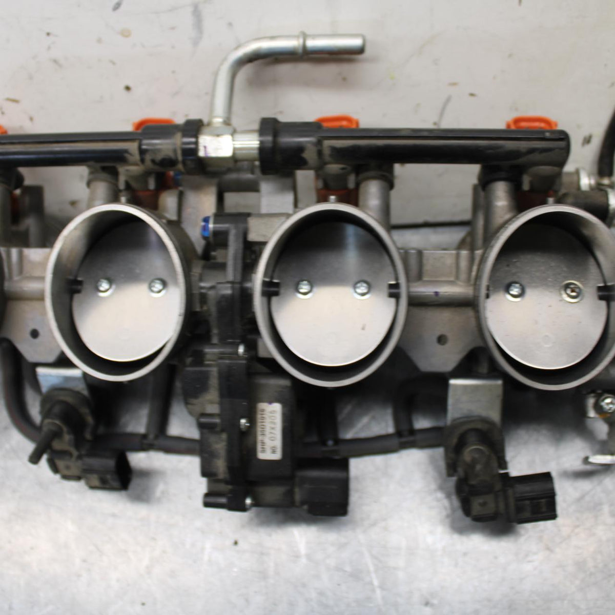 21 KAWASAKI NINJA ZX6R MAIN FUEL INJECTORS / THROTTLE BODIES 16163-1000 BB647