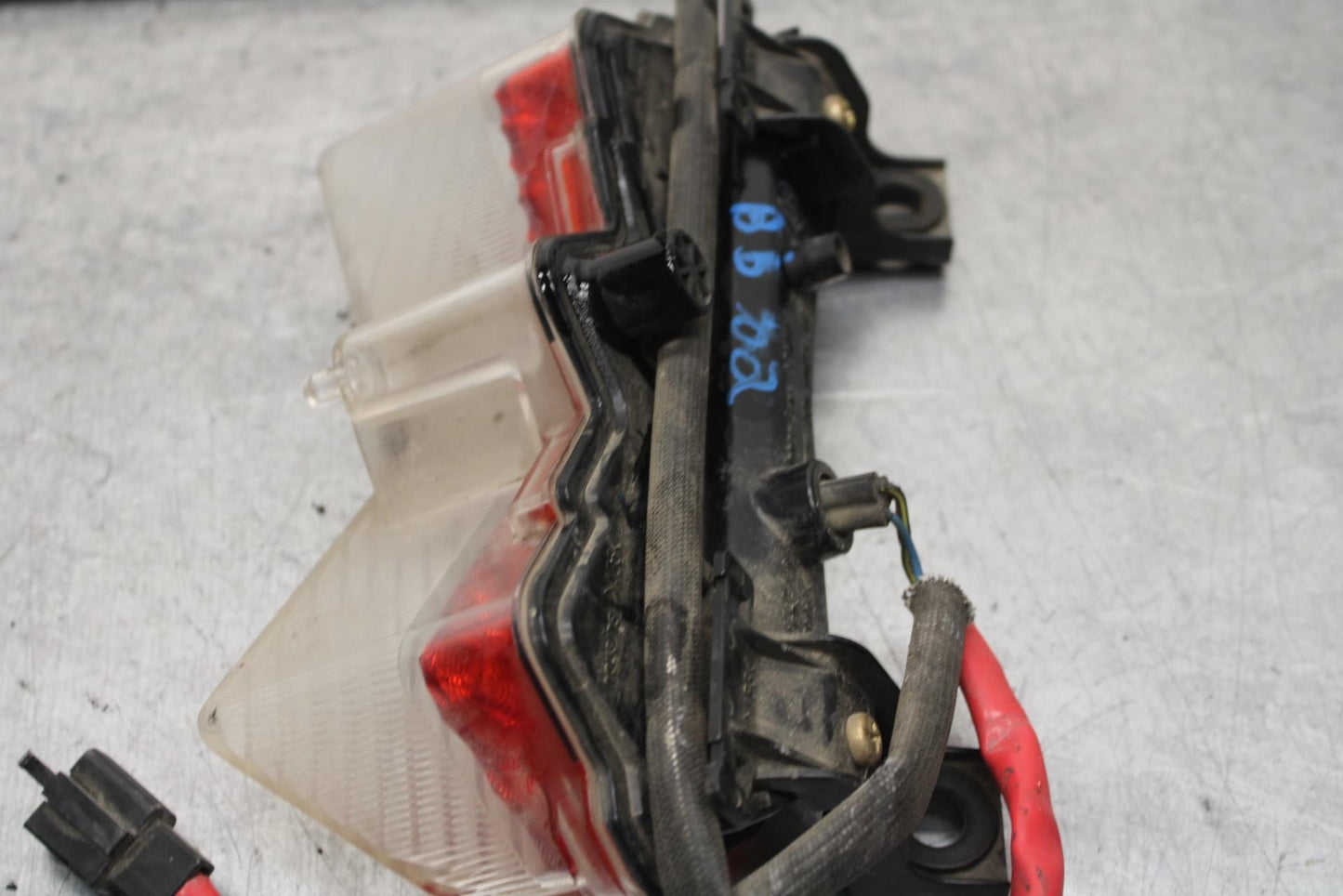 03-04 KAWASAKI NINJA ZX6RR REAR TAIL TAILLIGHT BACK BRAKE LIGHT BB105