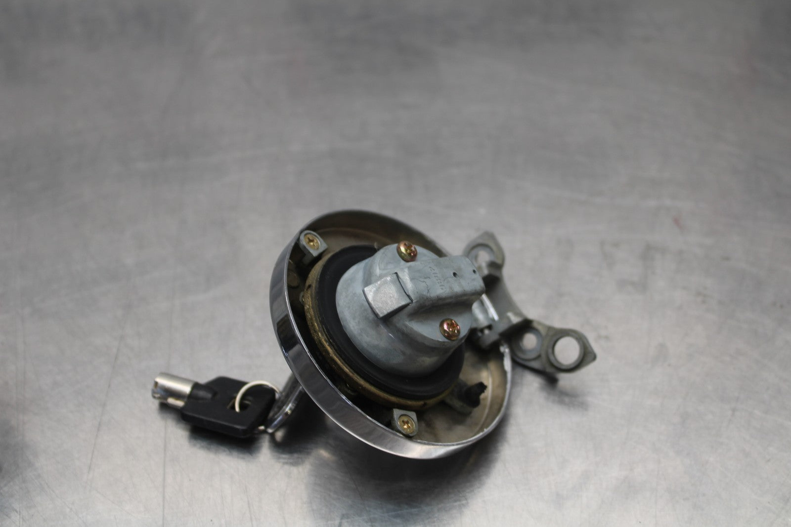 03-08 KAWASAKI VULCAN 1600 IGNITION LOCK KEY SET W/ GAS CAP BB196