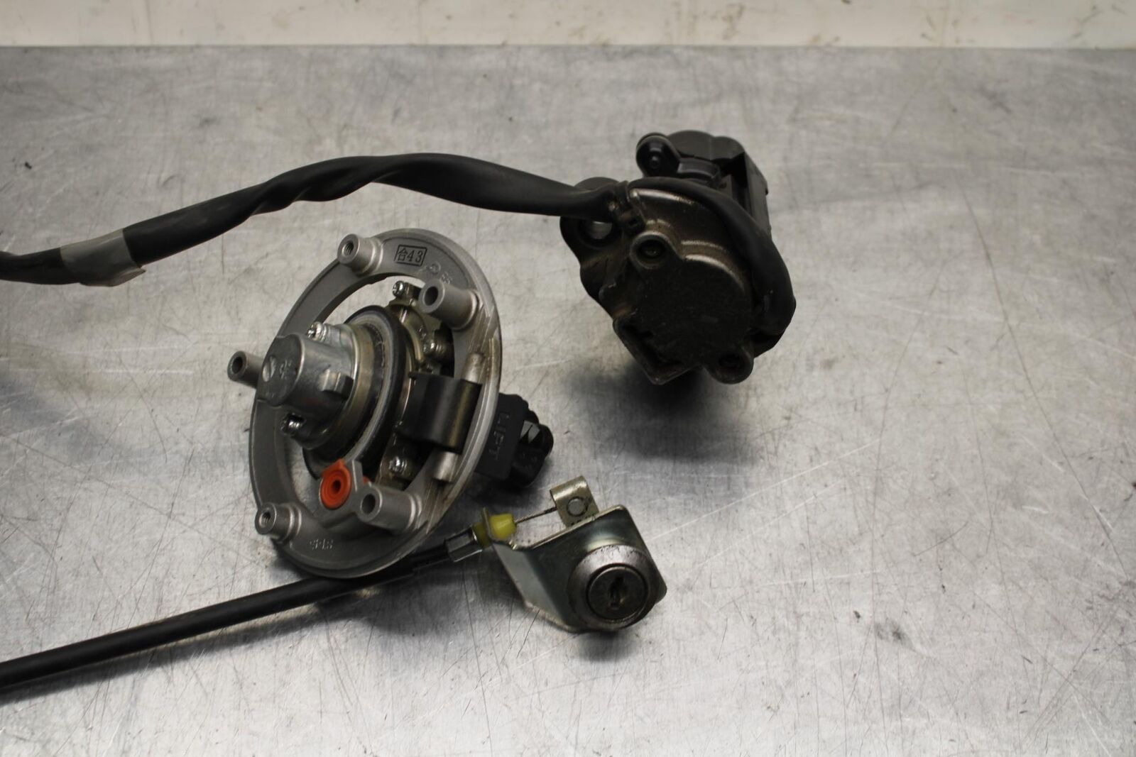 2015 Suzuki GSXR750 IGNITION LOCK KEY SET W/ GAS CAP AND SEAT LOCK BB595