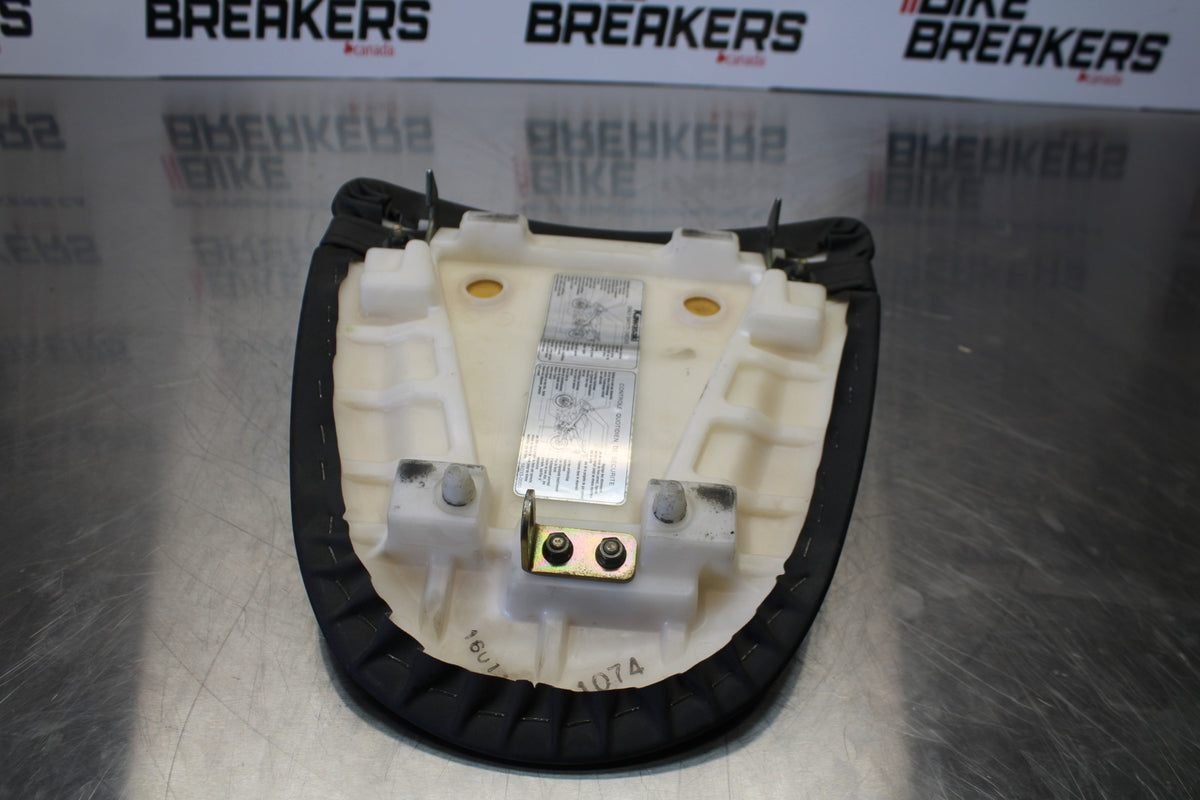 03-04 KAWASAKI NINJA ZX6R REAR BACK PASSENGER TANDEM SEAT PAD SADDLE  BB397