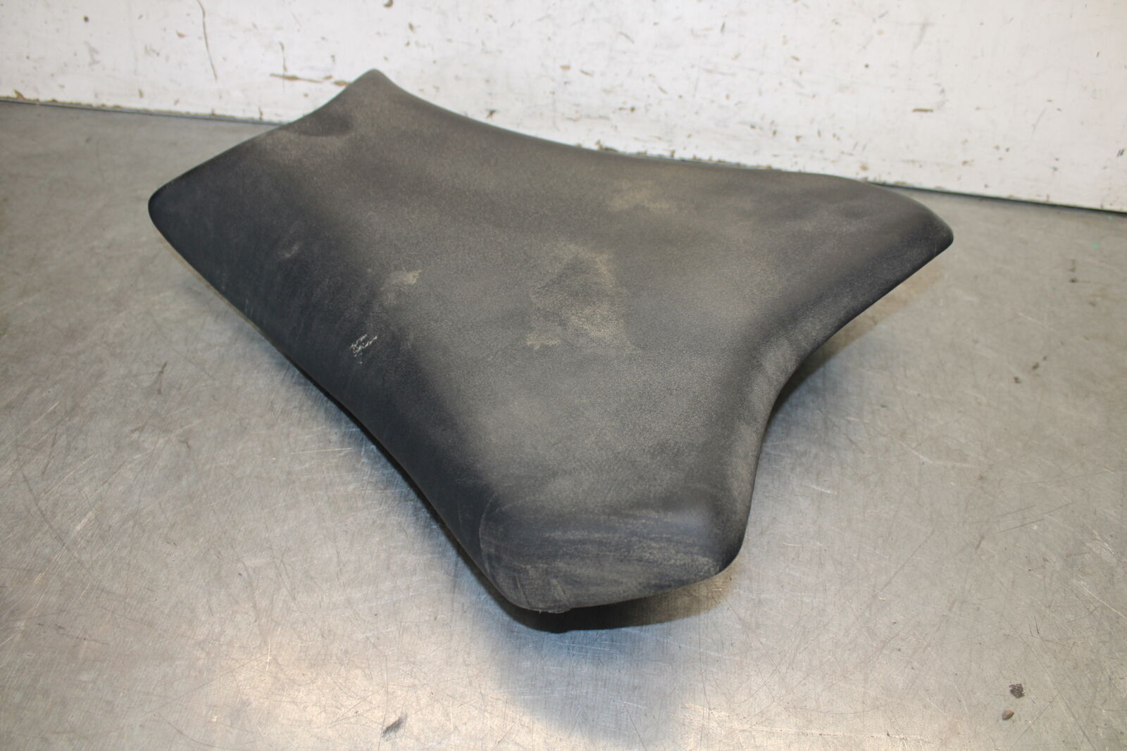 19-23 KAWASAKI NINJA ZX6R FRONT DRIVERS SEAT PAD SADDLE PILLION BB701