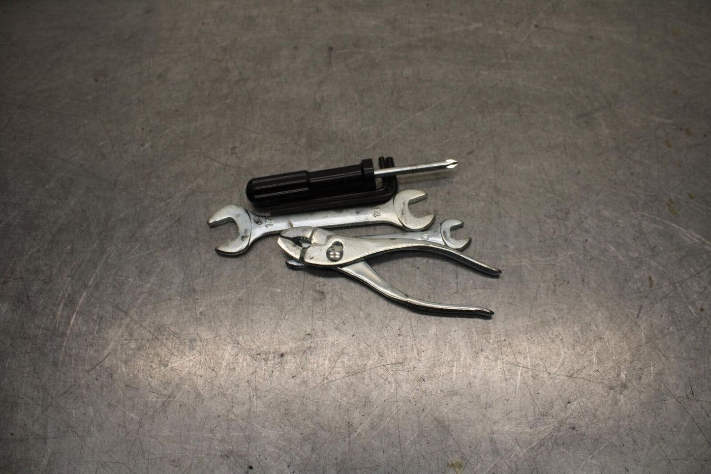 09-16 SUZUKI GSXR1000 STOCK TOOLS OEM TOOL BAG KIT SET 09800-21056 BB642