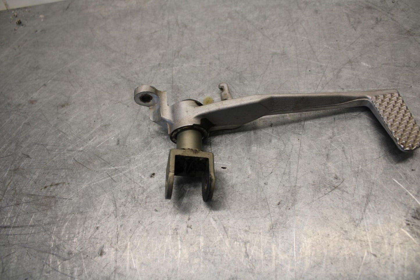 08-16 YAMAHA YZF R6 RIGHT REARSET BRAKE FOOT PEDAL 2C0-27211-00-00 BB436