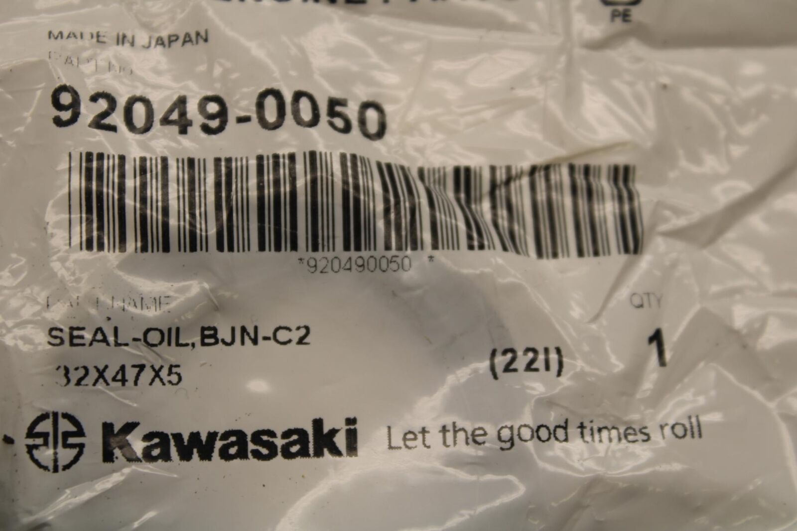 17 KAWASAKI Z900 ZR900 WHEEL BEARING AND OIL SEAL BB549