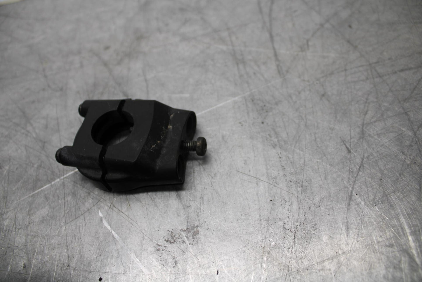 07-08 KAWASAKI CONCOURS 1400 ABS THROTTLE CABLE LINE HOUSING GUIDE BB449