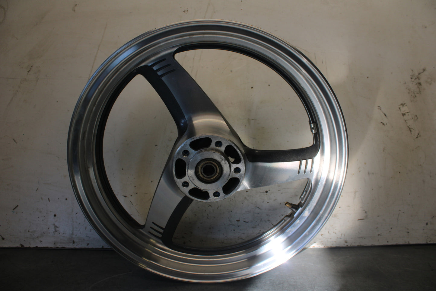 97-04 SUZUKI MARAUDER 800 FRONT WHEEL FRONT RIM BB312