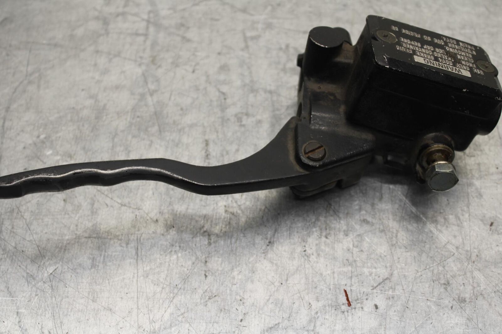 1985 Kawasaki Ninja 900R ZX900A FRONT BRAKE MASTER CYLINDER w/ LEVER BB84