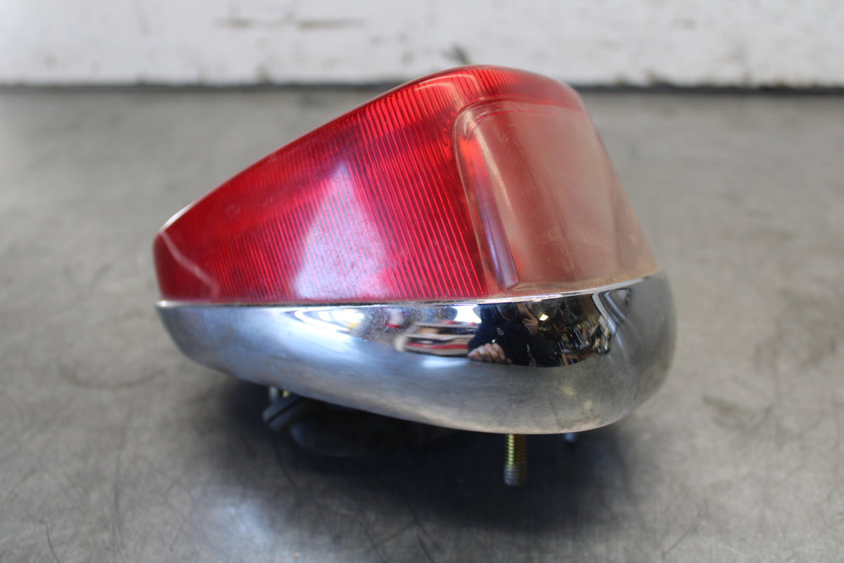 05-06 YAMAHA ROYAL STAR TAILLIGHT REAR TAIL BRAKE LIGHT BB697