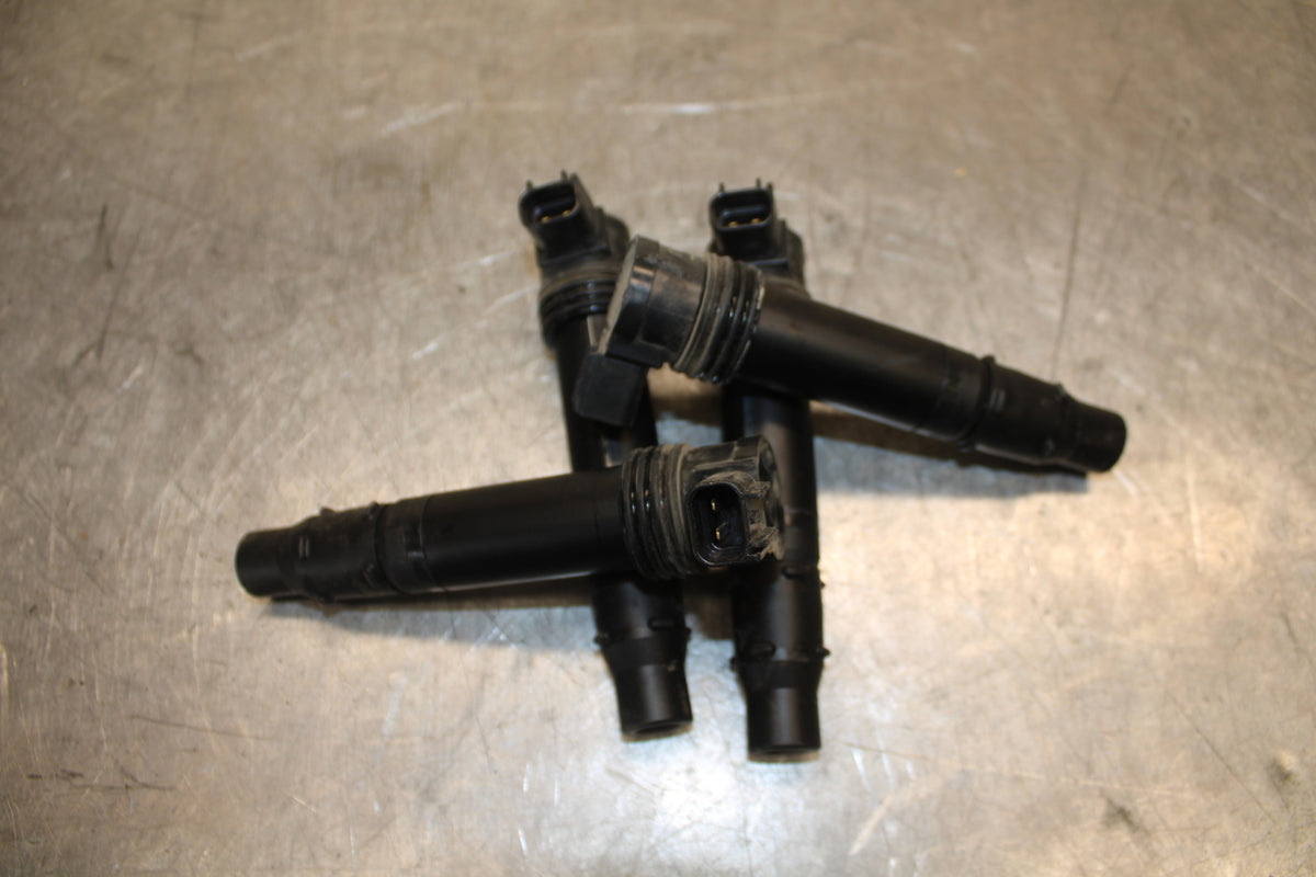 19-23 KAWASAKI NINJA ZX6R IGNITION COILS COIL SPARK PLUG CAPS BB701
