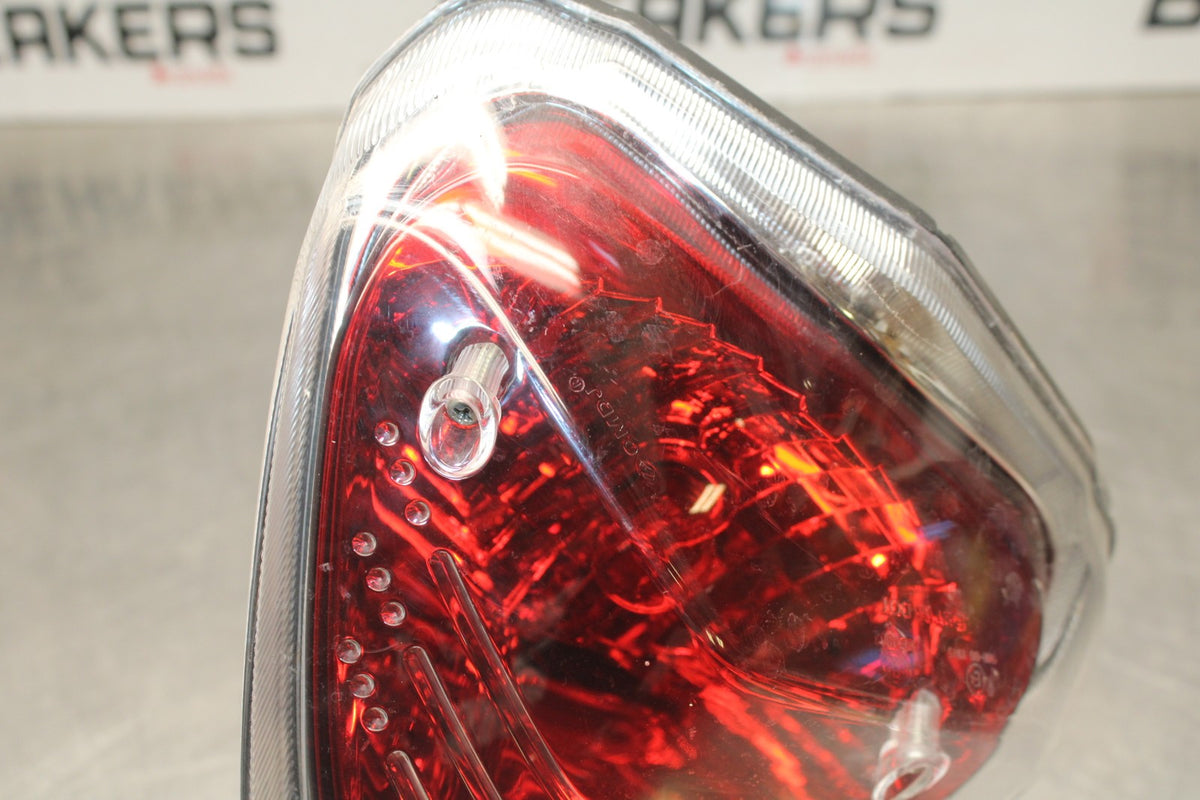 15 SUZUKI GW250F REAR TAIL TAILLIGHT BACK BRAKE LIGHT BB789