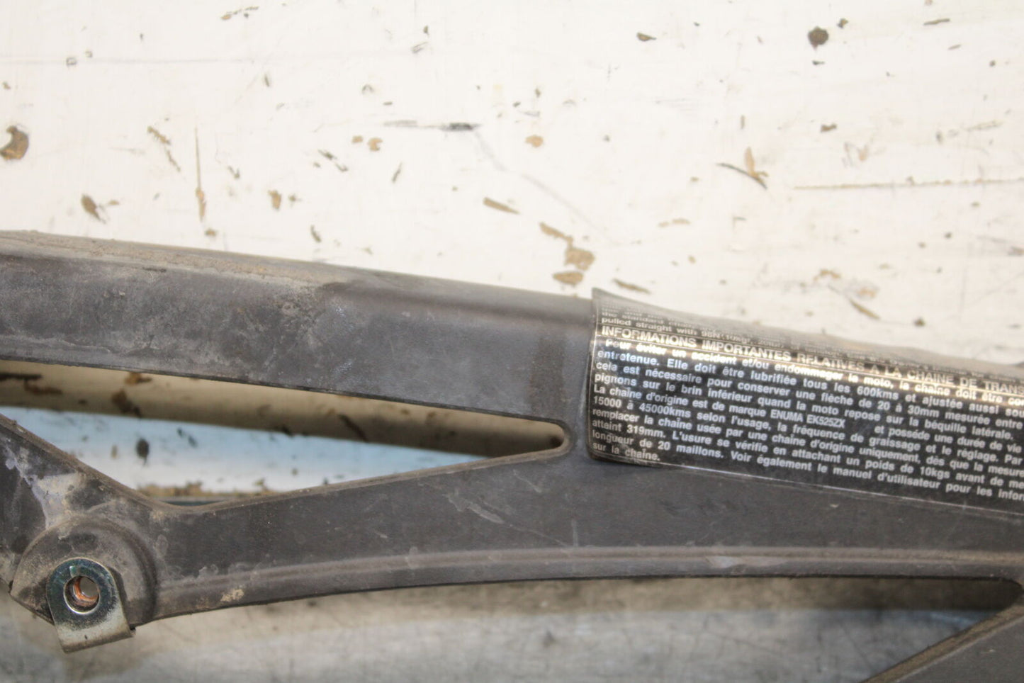 12-13 KAWASAKI Z1000 REAR BACK DRIVE CHAIN GUARD COVER SHIELD BB743