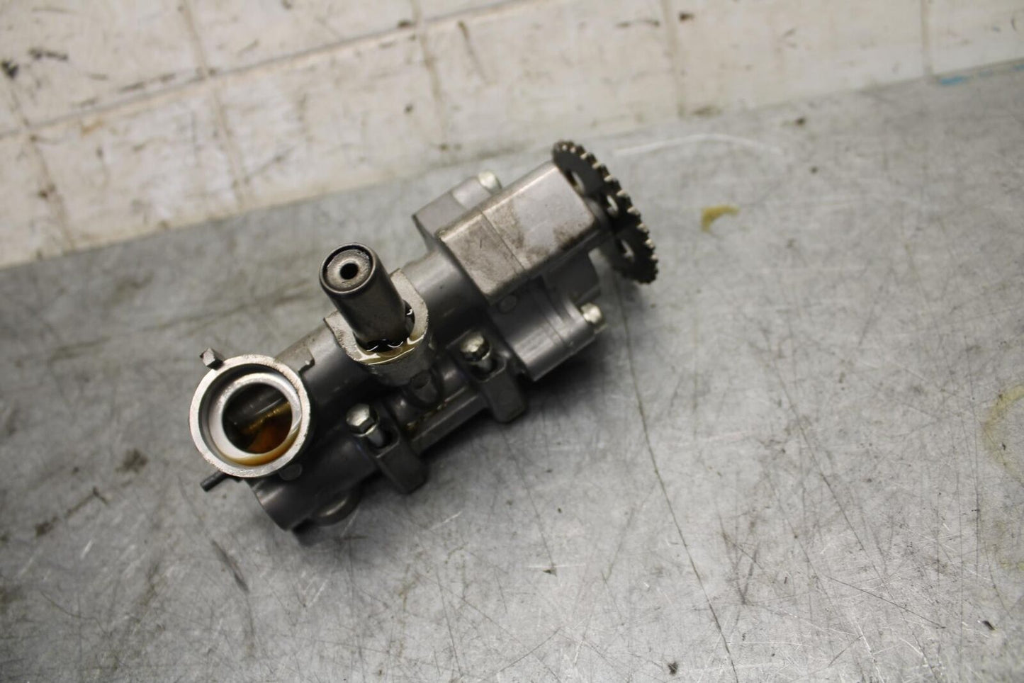 2007 Suzuki GSXR600 ENGINE MOTOR OIL PUMP 16400-01H00 BB540