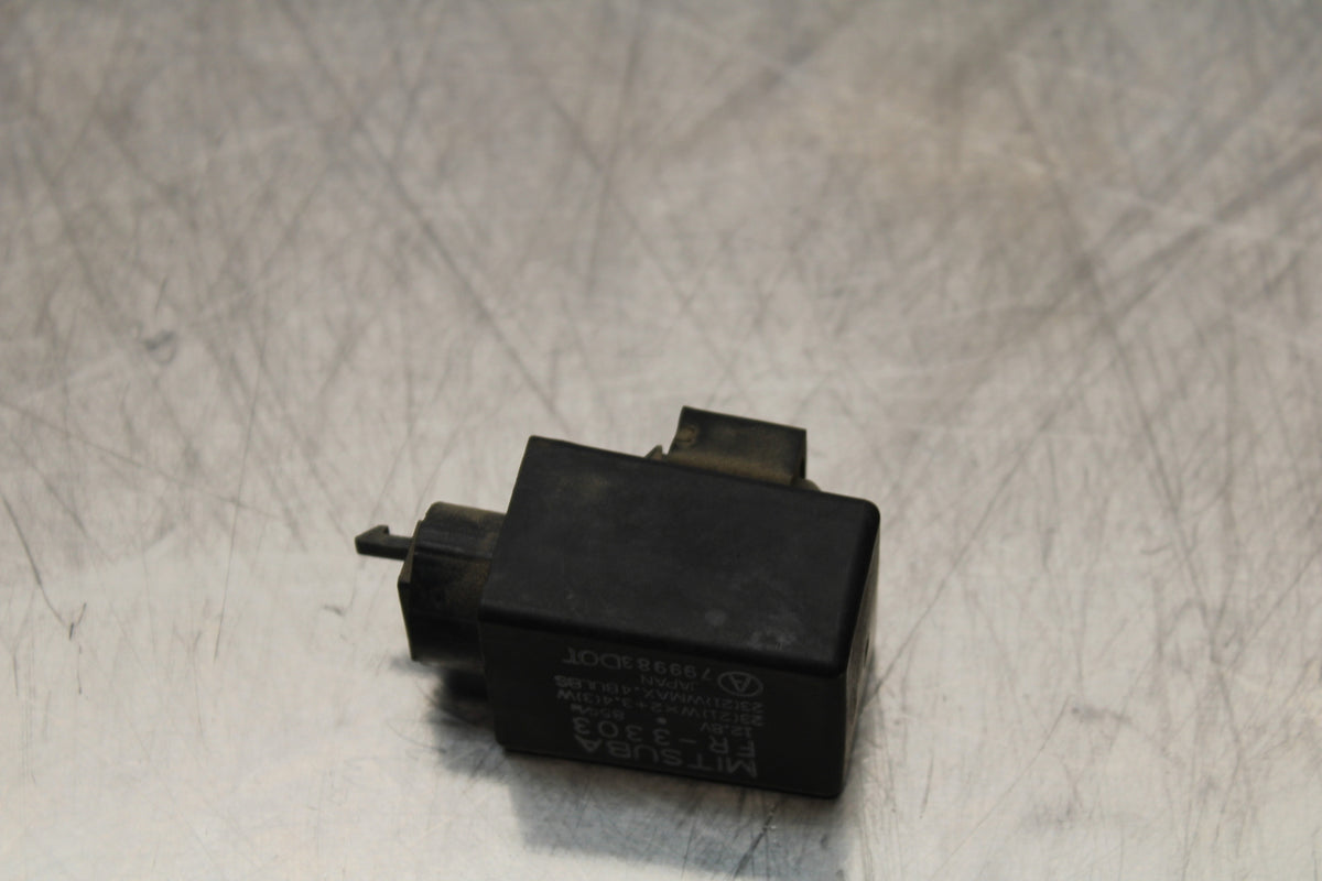 98-05 HONDA SUPER HAWK 1000 VTR1000F TURN SIGNAL BLINKER RELAY FLASHER BB152