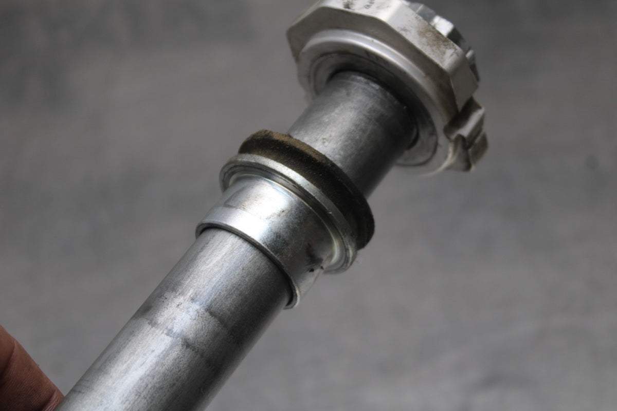 16 DUCATI 959 PANIGALE REAR AXLE BACK WHEEL RIM PIVOT BOLT AXEL BB912