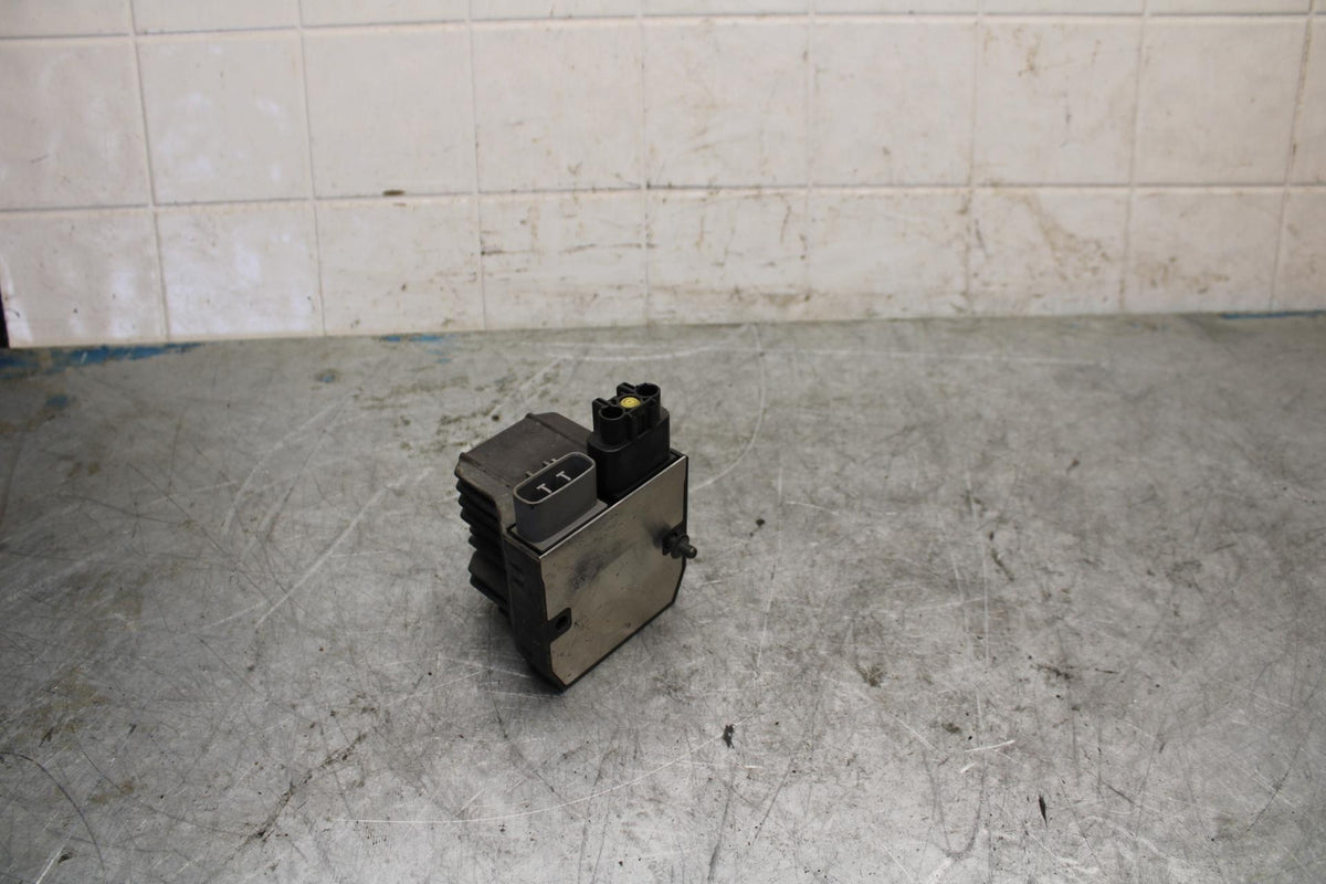 04-06 YAMAHA YZF R1 RECTIFIER VOLTAGE REGULATOR BB432