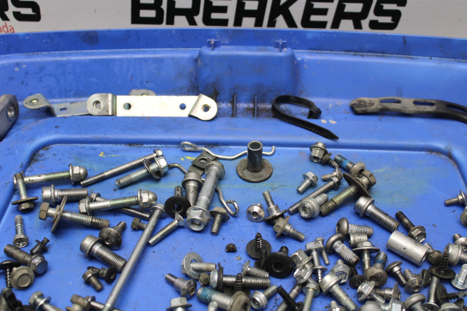 06-07 SUZUKI GSXR 600 MOUNTING BOLTS HARDWARE MOTOR SCREWS BB178