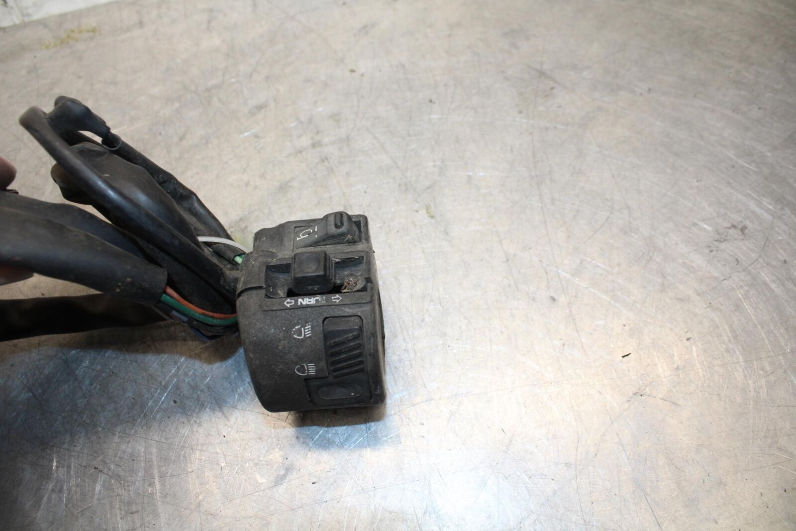 1996 Honda CBR900RR LEFT CLIP ON HANDLE HORN SIGNALS SWITCH  BB09