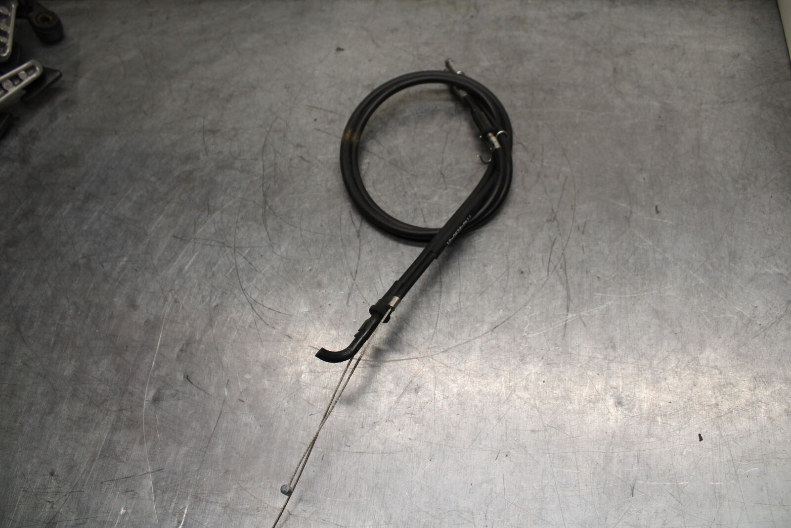 19-22 KAWASAKI Z400 THROTTLE CABLES LINES BB738