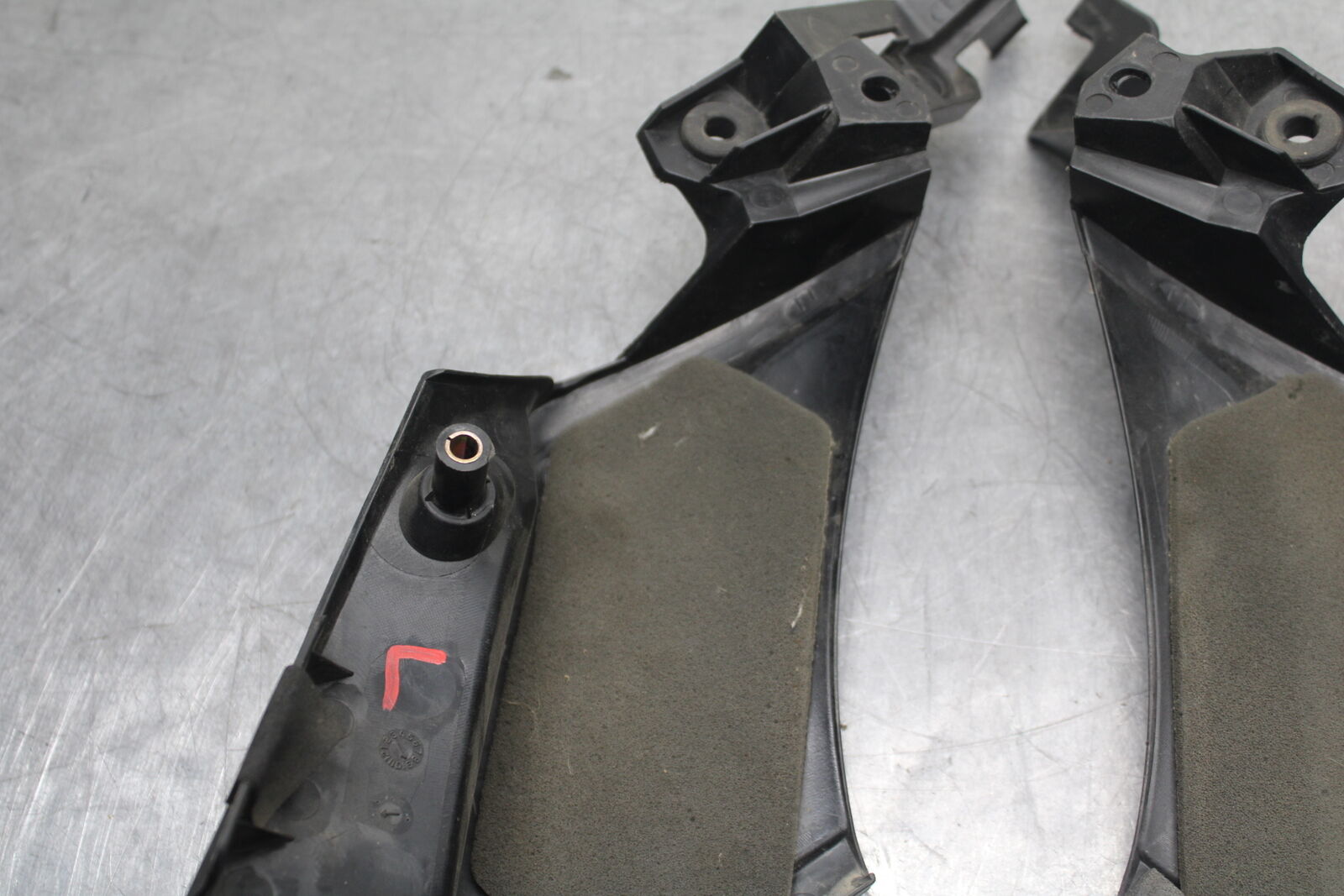 08-09 YAMAHA YZF R6S RIGHT LEFT FRAME MID SIDE COVERS COWLS PANELS TRIM BB114