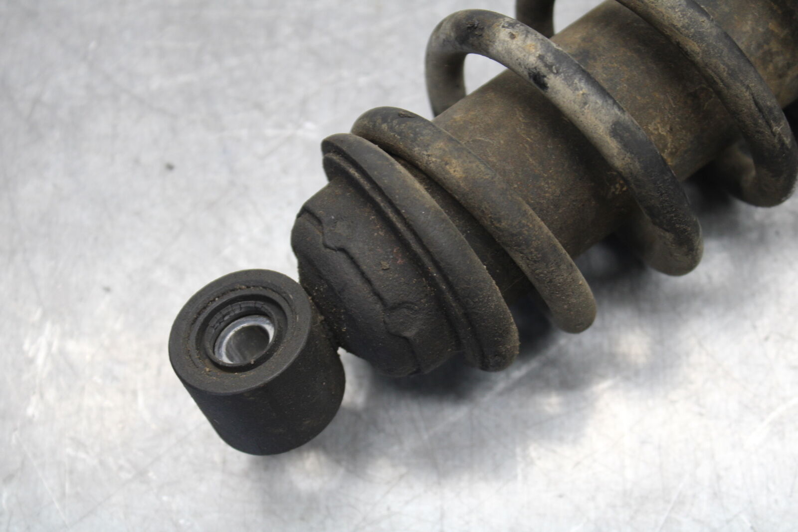 85-86 SUZUKI MADURA 1200 REAR BACK SHOCK ABSORBER  BB691