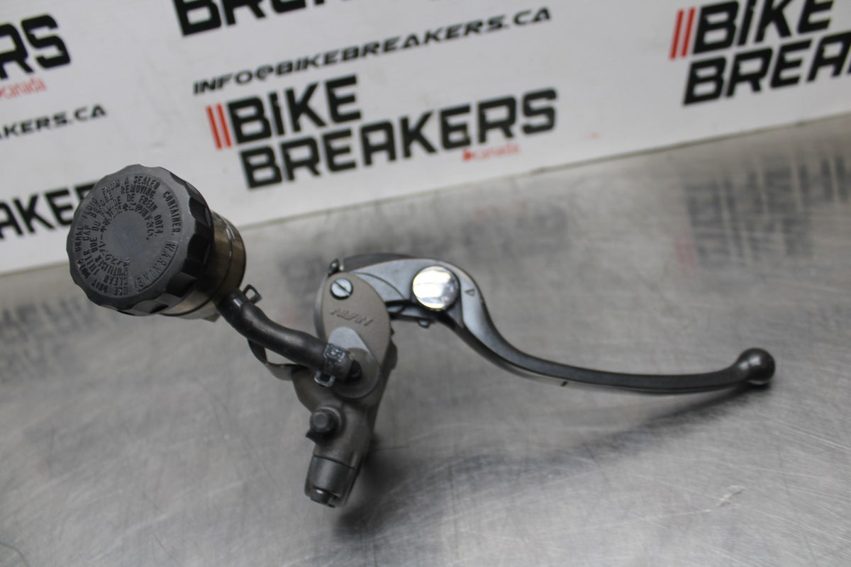 22 KAWASAKI NINJA 1000SX FRONT BRAKE MASTER CYLINDER w/ LEVER BB780