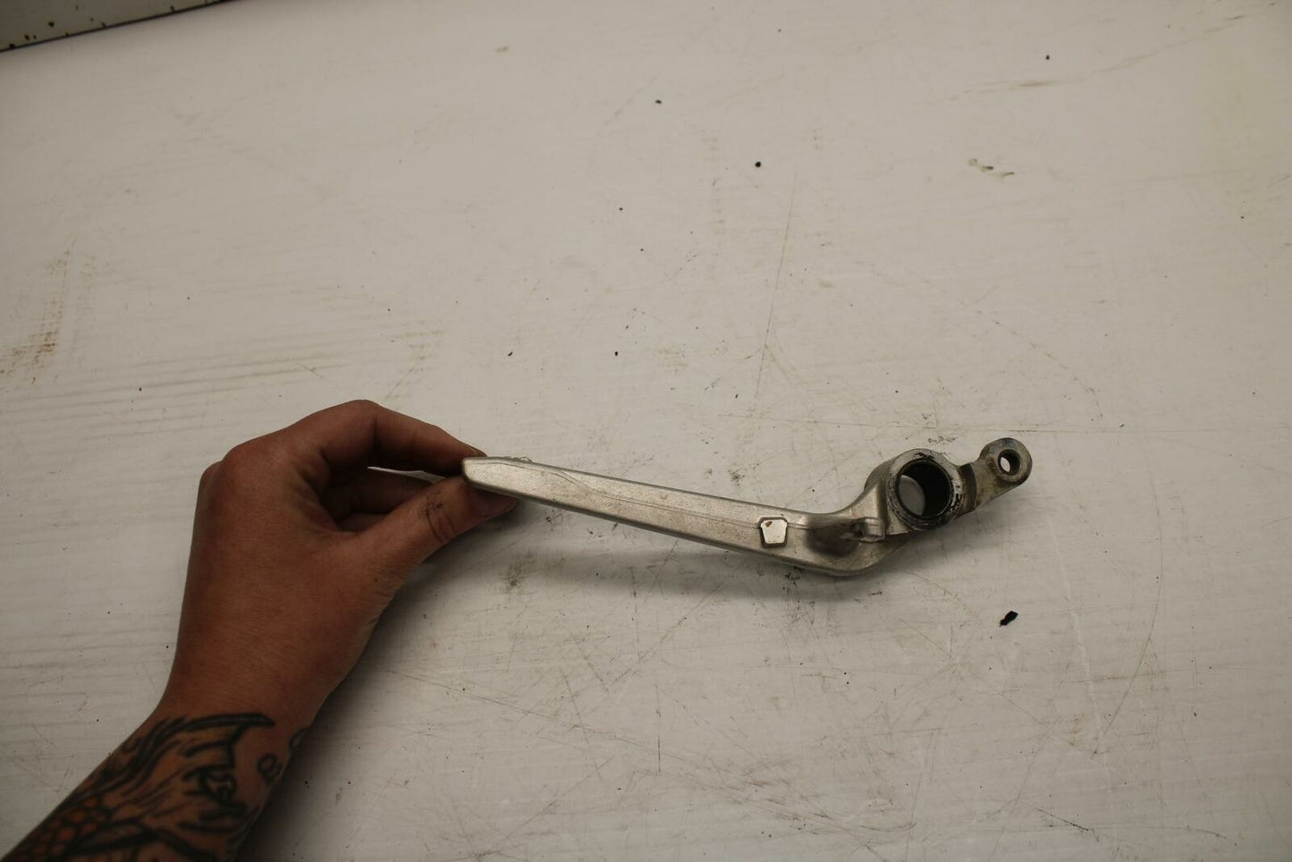 06 YAMAHA YZF R1 RIGHT REARSET BRAKE FOOT PEDAL  BB282