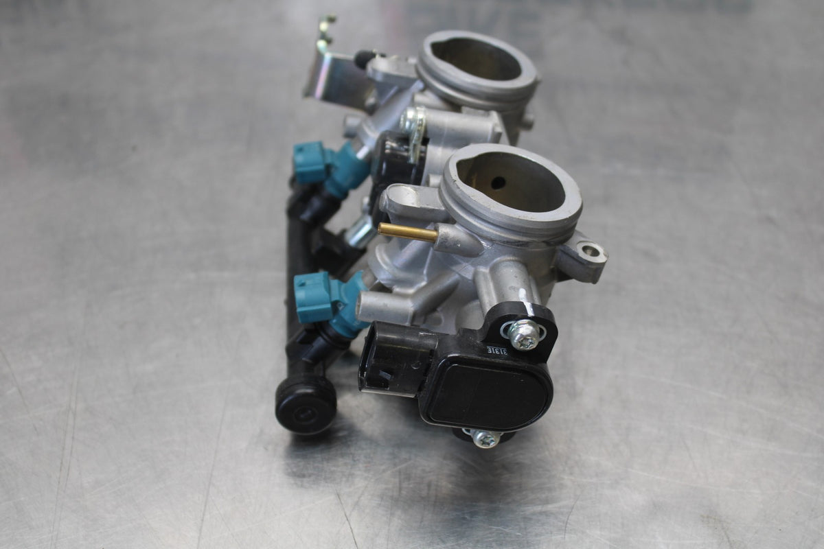 23-24 YAMAHA MT-07 MAIN FUEL INJECTORS / THROTTLE BODIES BB194