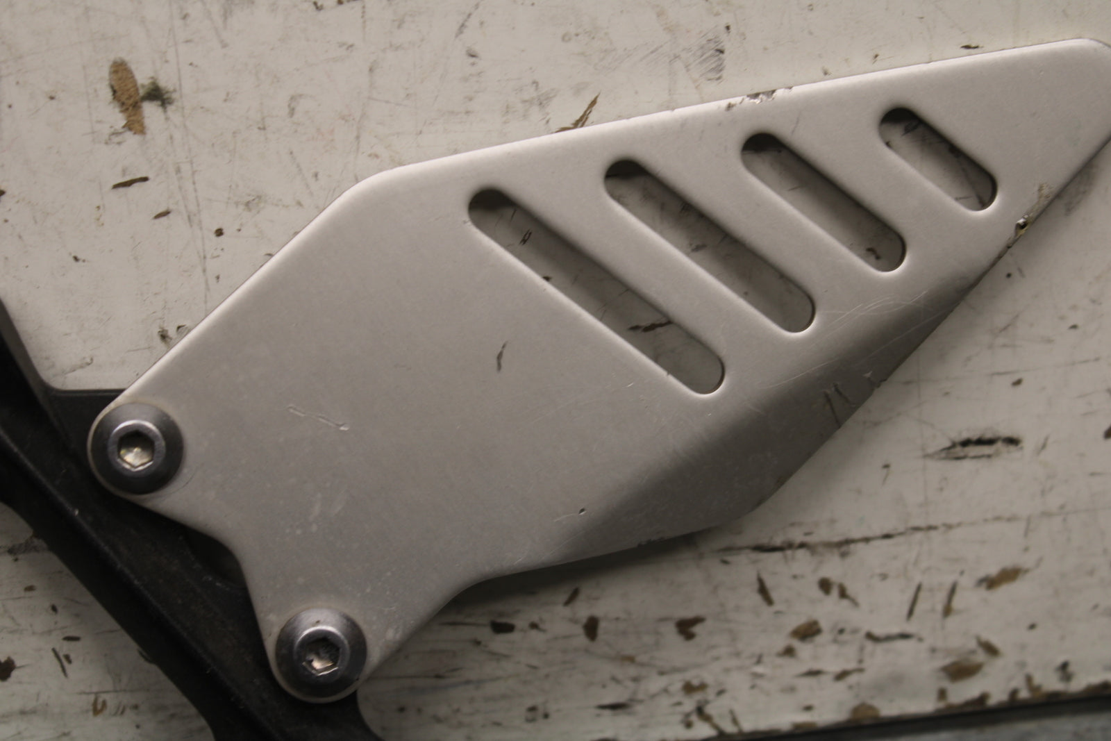 13-17 KAWASAKI NINJA ZX6R ZX636E LEFT REARSET REAR SET DRIVER FOOT PEG BB735