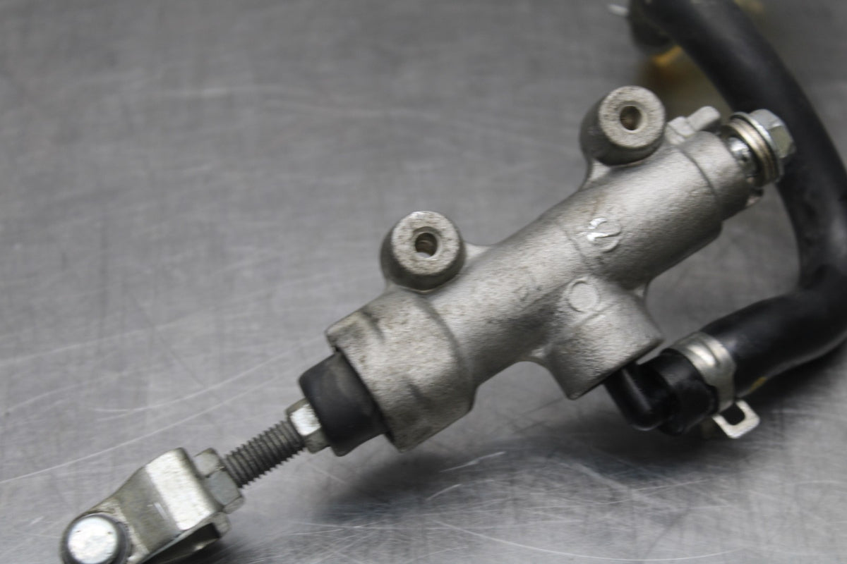 08-10 SUZUKI GSXR 600 REAR BACK BRAKE MASTER CYLINDER W RESERVOIR BB803