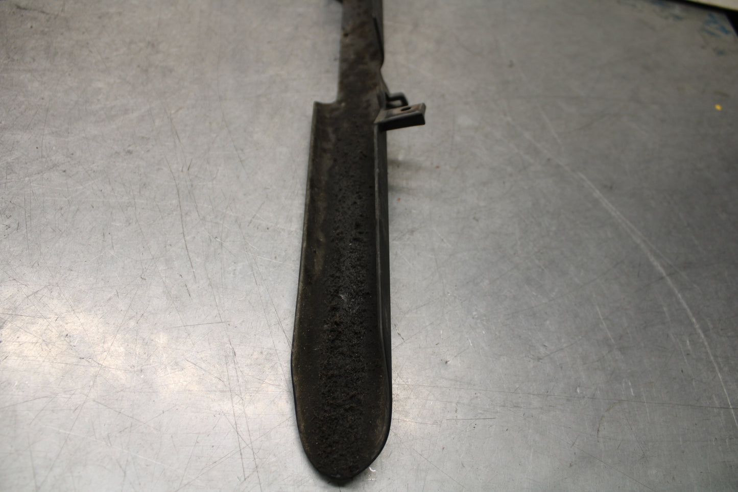 16 KAWASAKI NINJA ZX10R REAR BACK DRIVE CHAIN GUARD SHIELD 36014-0062  BB650